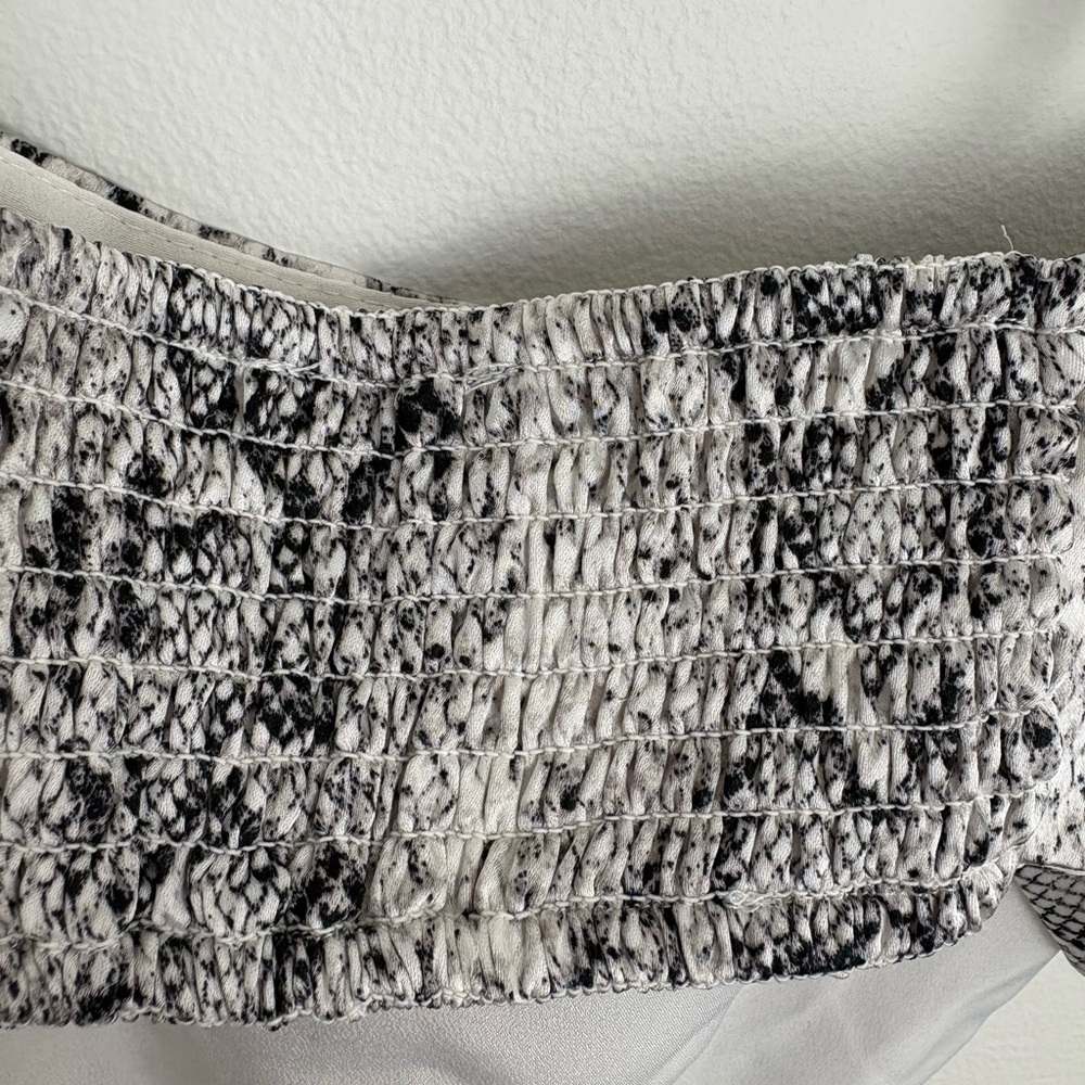 Forever 21 Snake Print Handkerchief Cami Top - White, Black - size Medium Y2K - Picture 4 of 10